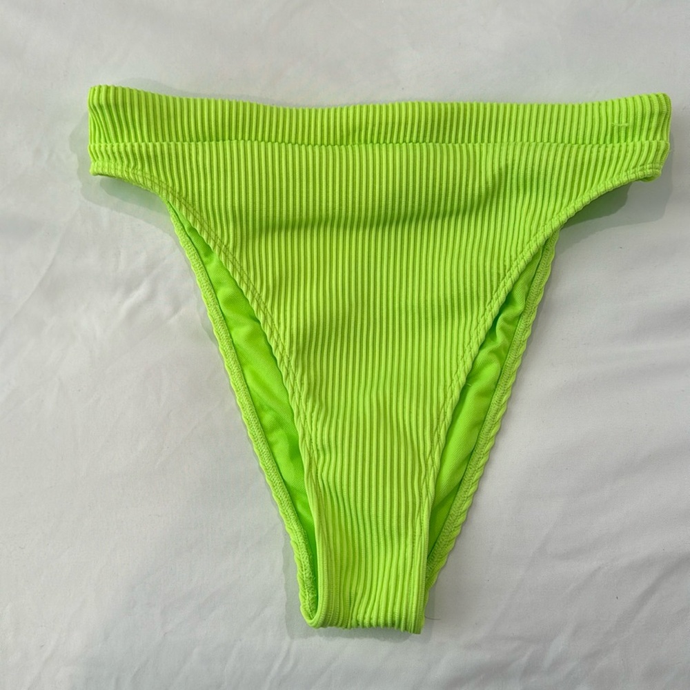 Hollister swim